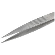PN00B tweezers – close-up